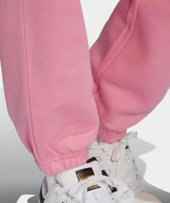 Women's Adidas Originals Adicolor Essentials Fleece Joggers Bliss Pink PINK 13 Women's Adidas Originals Adicolor Essentials Fleece Joggers Bliss Pink PINK -Women Shop HJ7864 7 APPAREL OnModel DetailView2 grey